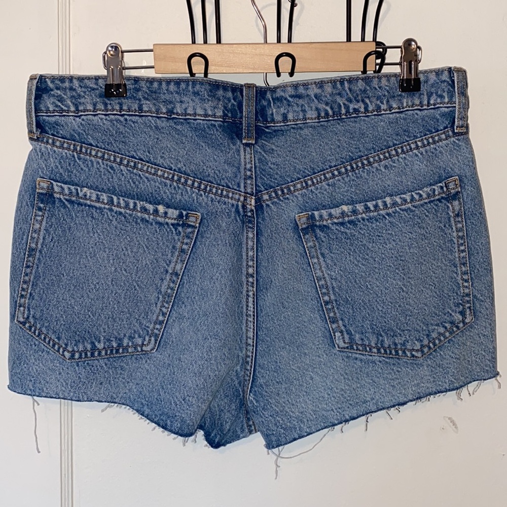 Old Navy O.G. High-Rise distressed denim jean short shorts - Picture 3 of 9